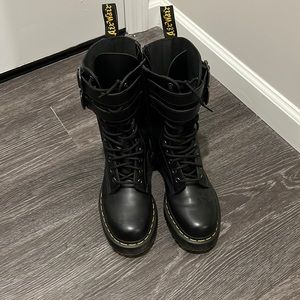 Dr martens 14 holes boots